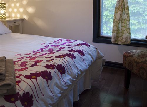 Downtown Home Inn B&B Торонто Екстериор снимка